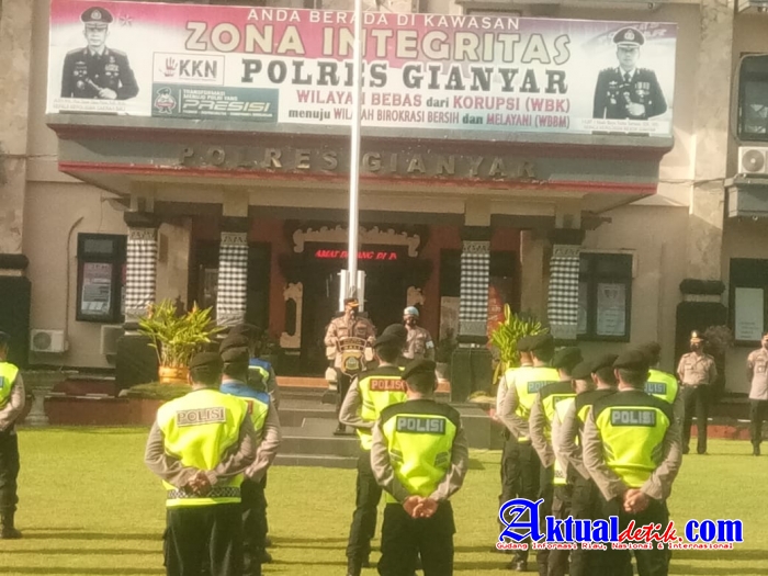 Pimpin Apel Pagi, Kapolres Gianyar Ingatkan Personel Jaga Kesehatan