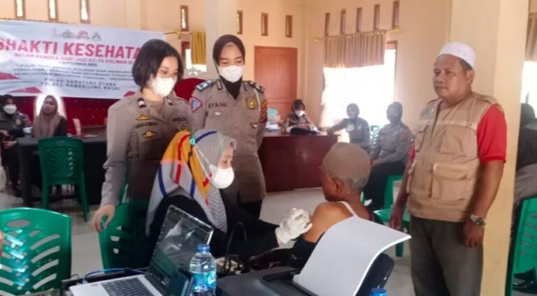 Polres Madina Sambut Hari Polwan Ke-74 dengan Menggelar Vaksin dan Pengobatan Gratis