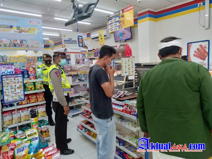 Prioritaskan Disiplin Prokes, Personel Polsek Tampaksiring Gencarkan Ops Yustisi