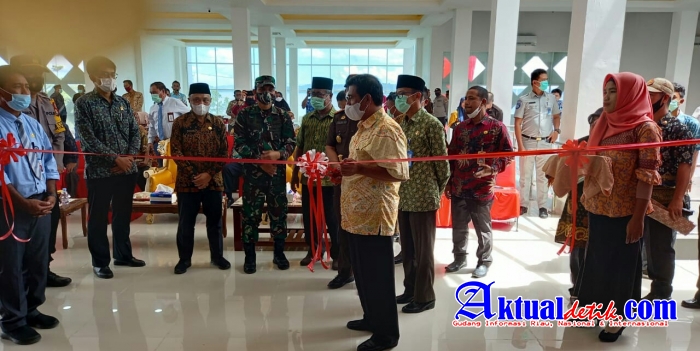 Bupati dan Wakil Meresmikan Mall Pedagang dan Leleyan Serta Pasar Rakyat