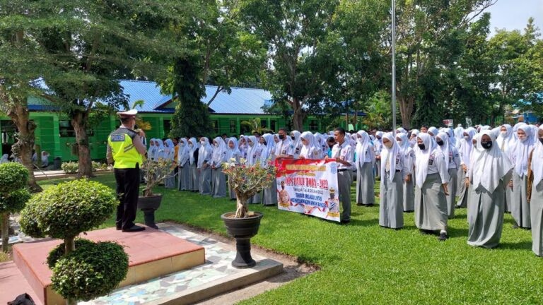 Sat Lantas Polresta Deli Serdang Lakukan Penyuluhan Operasi Patuh Toba 2022 Ke Sekolahan