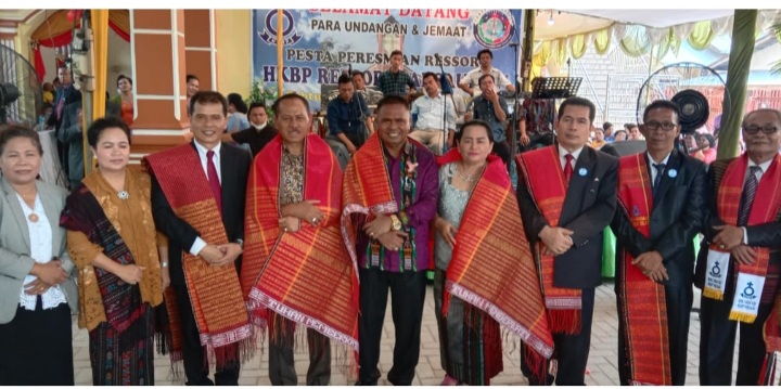 Kombes.Pol (Purn)Dr. Maruli Siahaan SH MH Menghadiri Peresmian Gereja HKBP Ressort Parsaulian