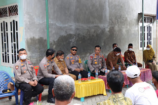 Cegah PMK Pada Ternak, Kapolresta Deli Serdang Tinjau Langsung Vaksinasi hewan di Batang kuis