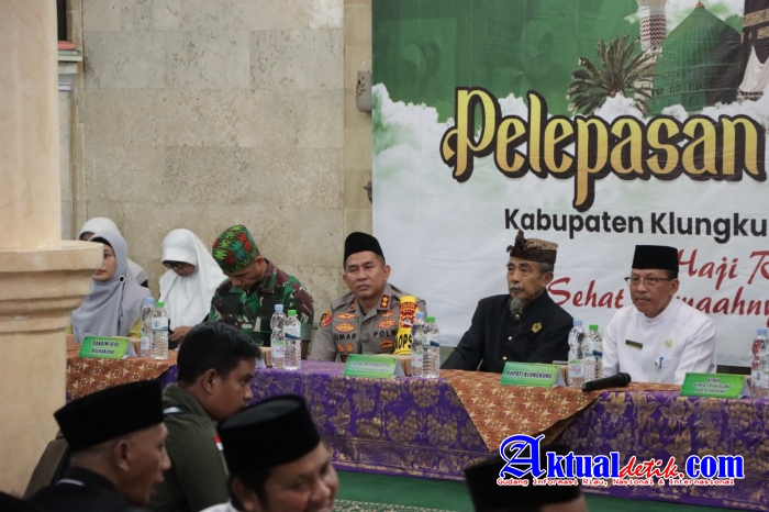 Kapolres Klungkung Hadiri Pelepasan dan Pemberangkatan Jemaah Haji Tahun 1445 H /2024 M