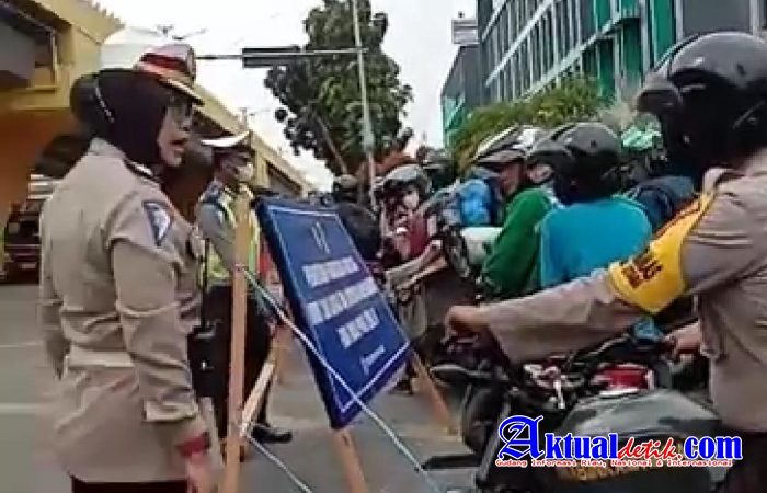 Polwan Tantang Polisi Ditonton Masyarakat Akibat PPKM