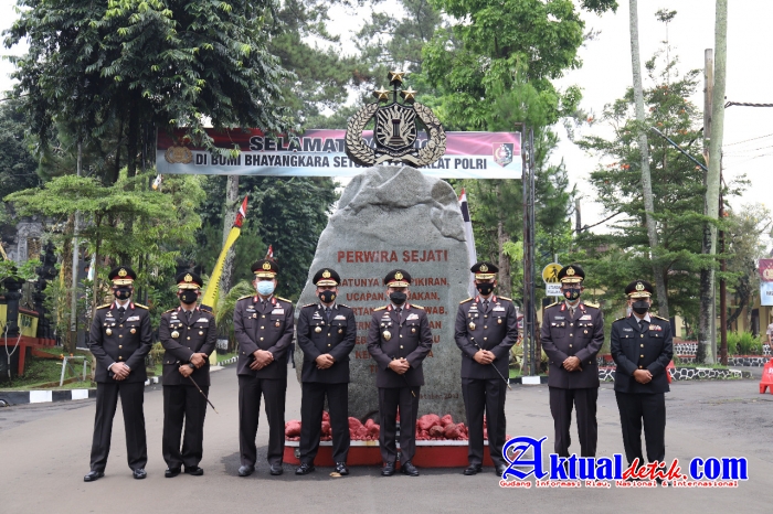 Kalemdiklat Polri Lantik 2923 Perwira Polri