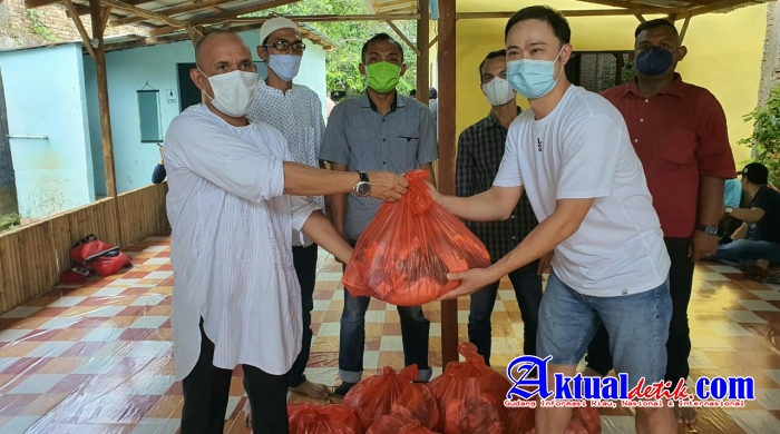 Golkar, Bhinneka dan FWP Bagi 500 Paket Lebaran