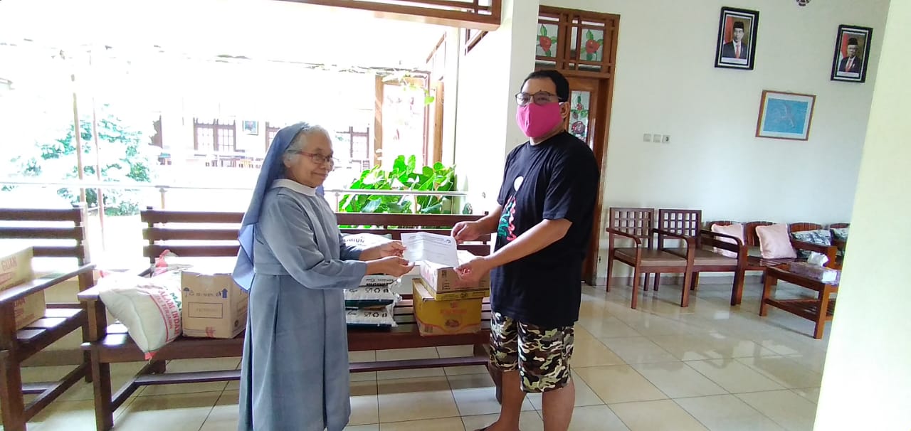 Paroki St Theresia Bongsari Semarang, Selenggarakan Misa Natal Bergantian