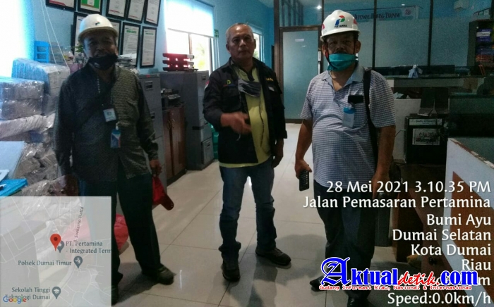 Truk Tangki Pembawa Premium, Solar dan Pertalite Singgah di Gudang arah Ke Bagan Besar