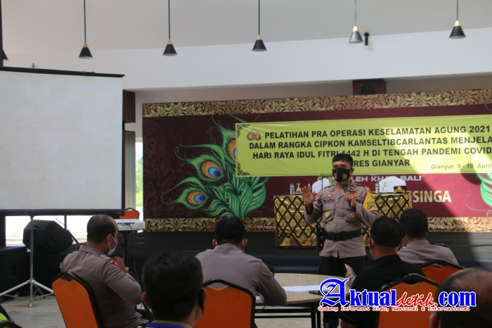 Kapolres Gianyar Membuka Latpraops Keselamatan Agung Polres Gianyar 2021