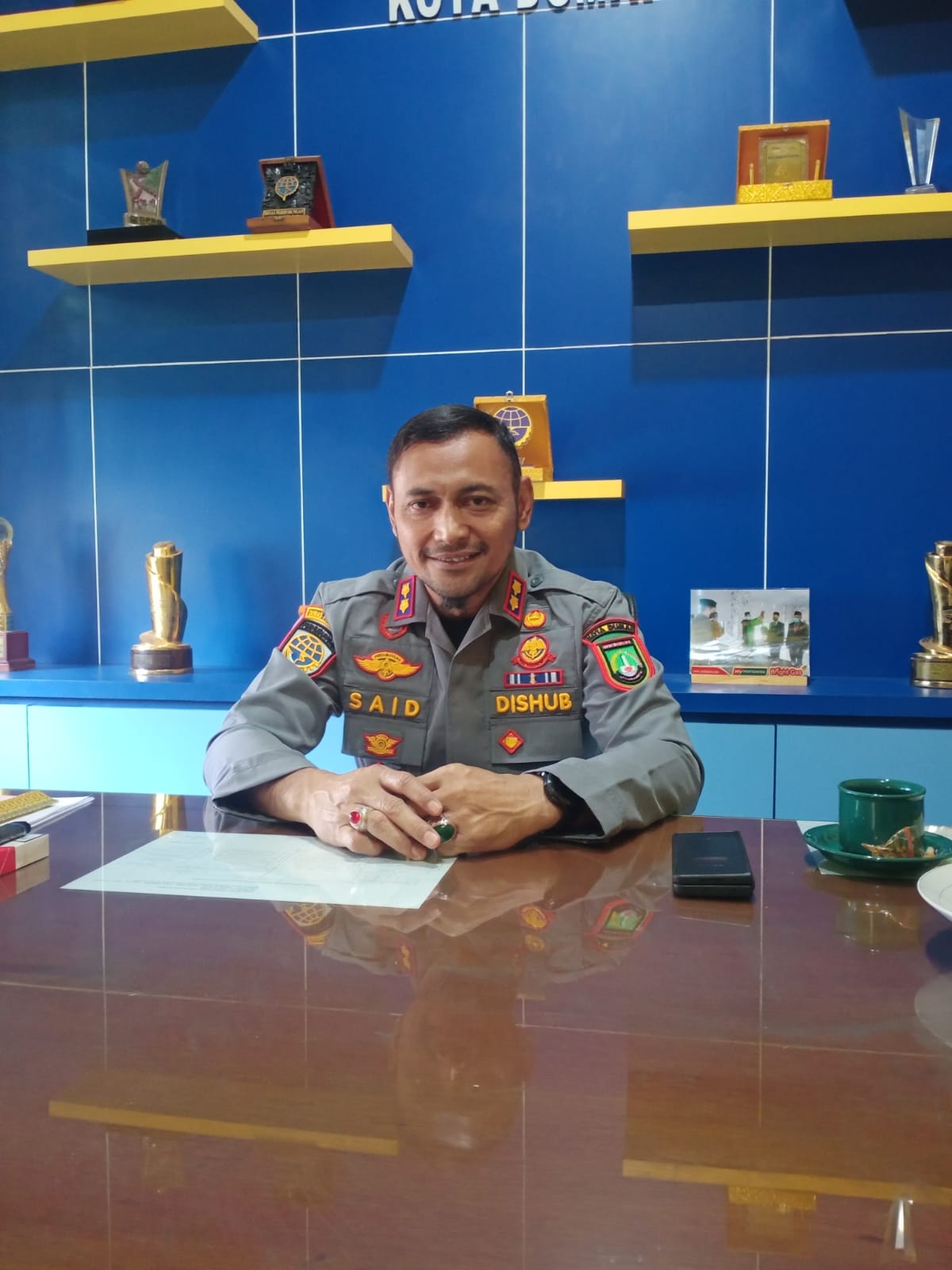 Dishub Dumai Bagi 320 Baju Rompi Dan Badge Ke Juru Parkir 