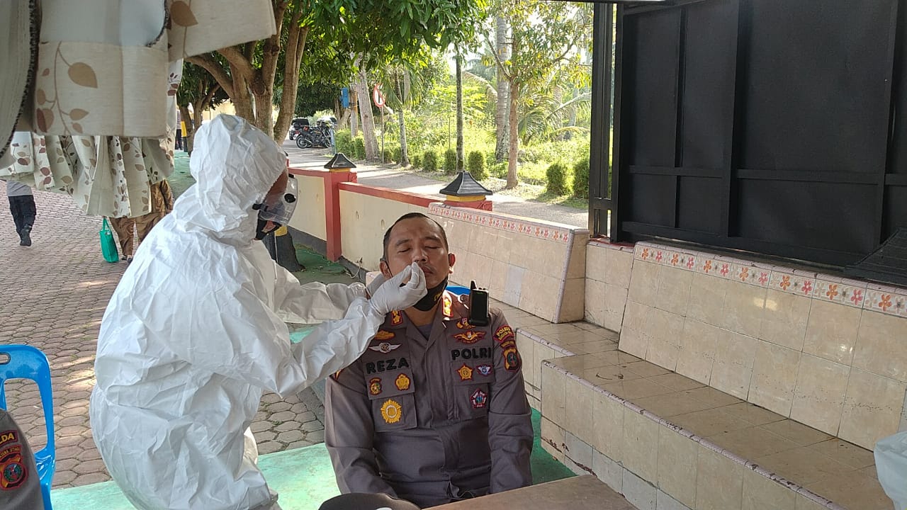Cegah Penyebaran Covid-19 Pada Internal Polri" Kapolres Madina Gelar Swab Antigen Kepada Personil.