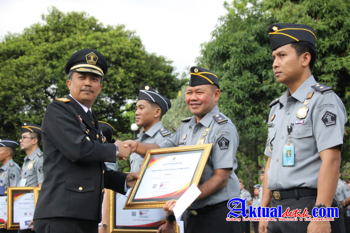 Prestasi Gemilang : Kemenkumham Bali Berikan Penghargaan Kepada Mitra Kerja dan Pegawai Berprestasi