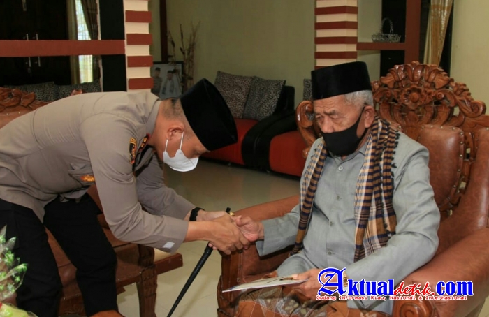 Kapolres Lhokseumawe Besuk Abu Keutapang