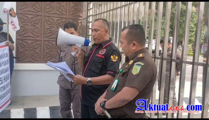 Kalau Kejati Riau Tidak Proses Laporan, Bara Api Akan Ke Kejagung, Periksa BWSS III..!!