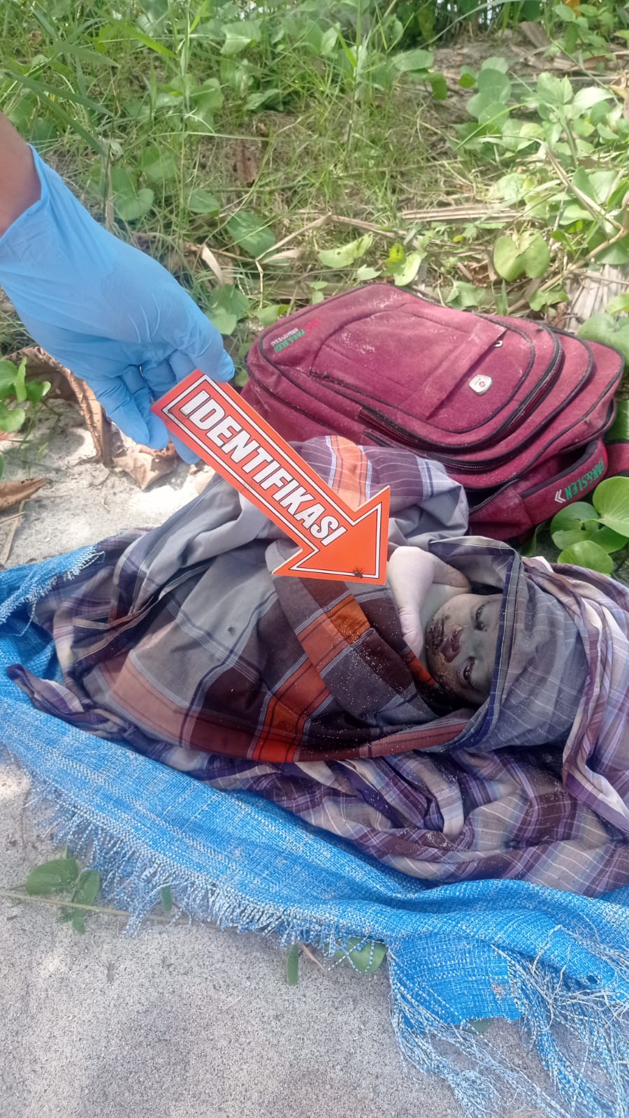 Nelayan Pantai Cermin Temukan Mayat Bayi Perempuan.