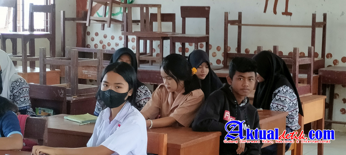 Kasek SMPN II Tapian Dolok Perintahkan Pegawai Usir Muridnya