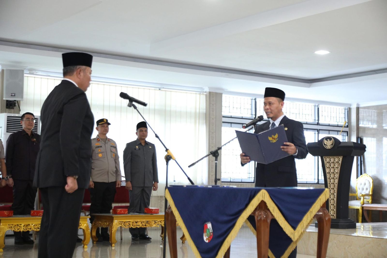 Lantik Pj Sekdako Pekanbaru, Wali Kota Agung Nugroho Tekankan Pelayanan Publik dan Integritas ASN