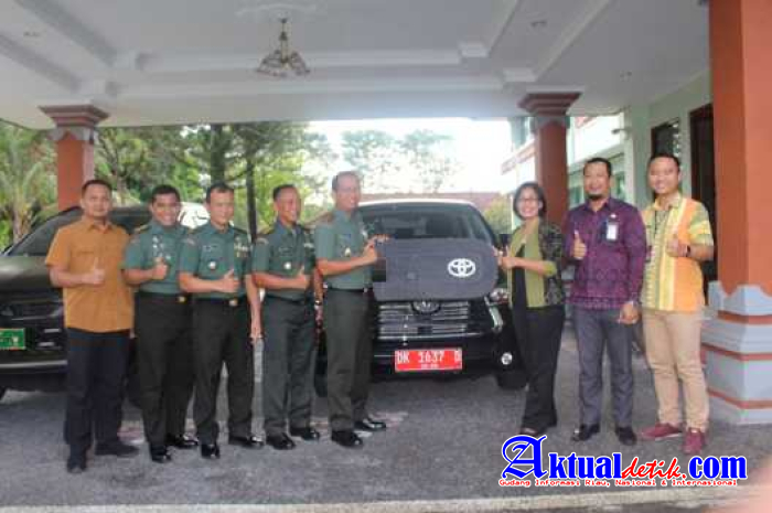 Korem 163/Wira Satya Menerima Hibah Mobil