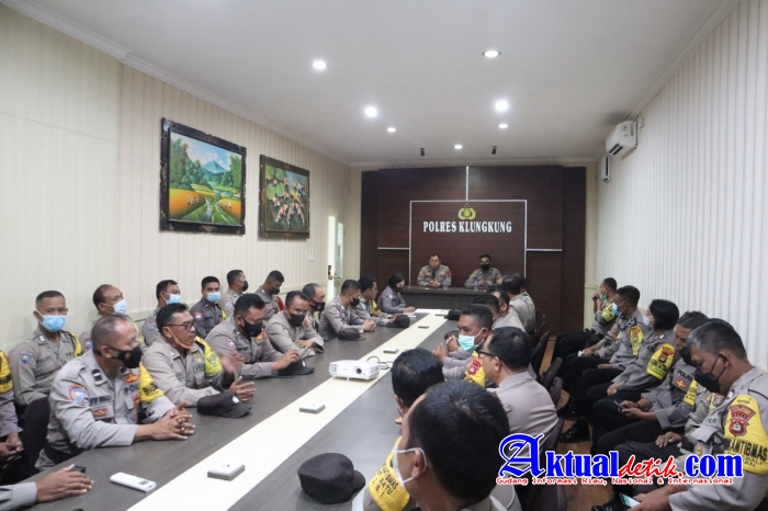 Tingkatkan Kemampuan Masing-Masing Personel, Bag SDM Polres Klungkung Gelar Latkatpuan