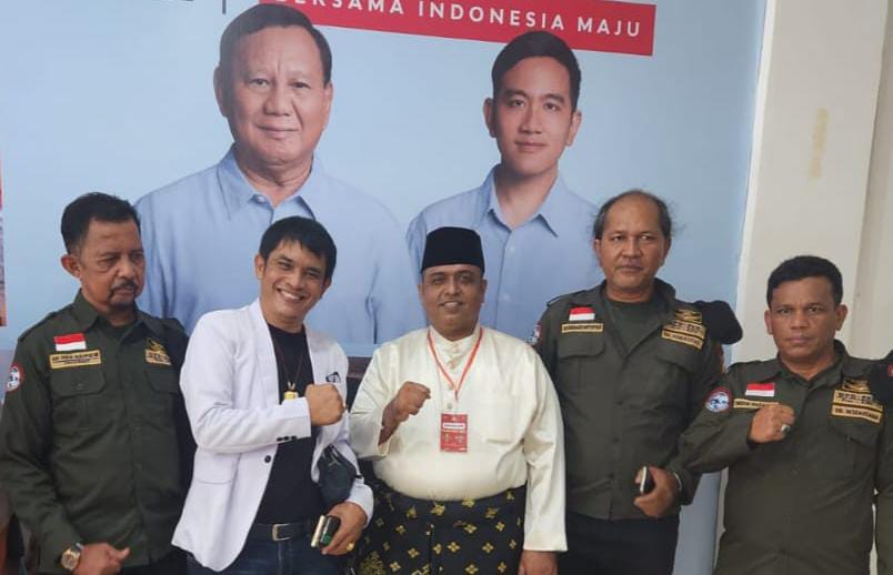 Ketua DPD PKN Riau Turut Dampingi M. Nasir-Wardan Ke KPU, Ribuan Massa Elukkan "Nawaitu