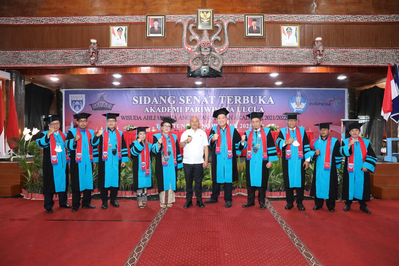 Bupati Tapanuli Utara Hadiri Wisuda Angkatan Pertama Akademi Pariwisata ULCLA