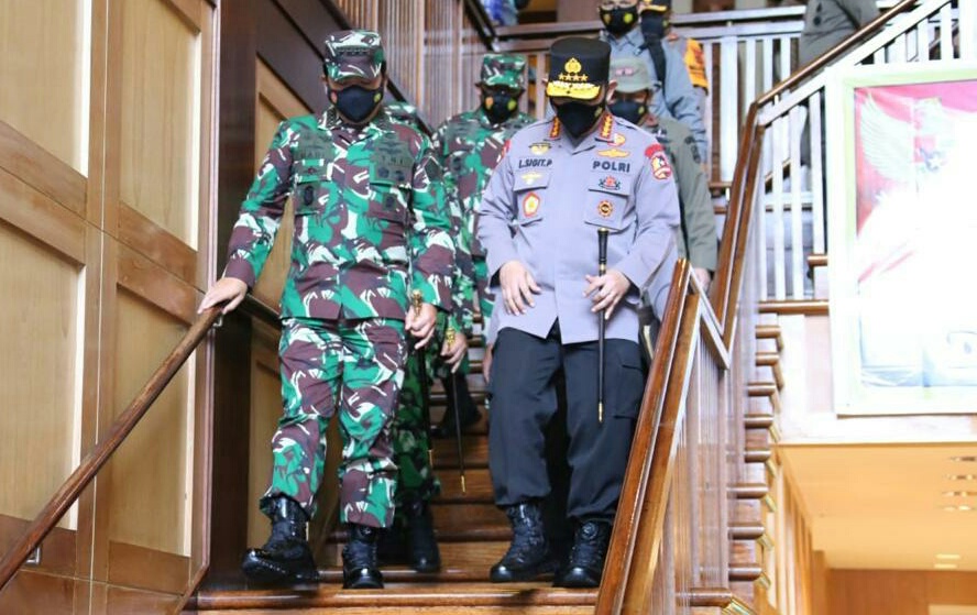 Panglima TNI Dan Kapolri Bakar Semangat Satgas Nemangkawi