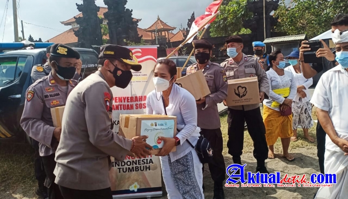 Kapolsek Kuta Utara Dampingi Wakapolda Bali, Bagi-Bagi Sembako
