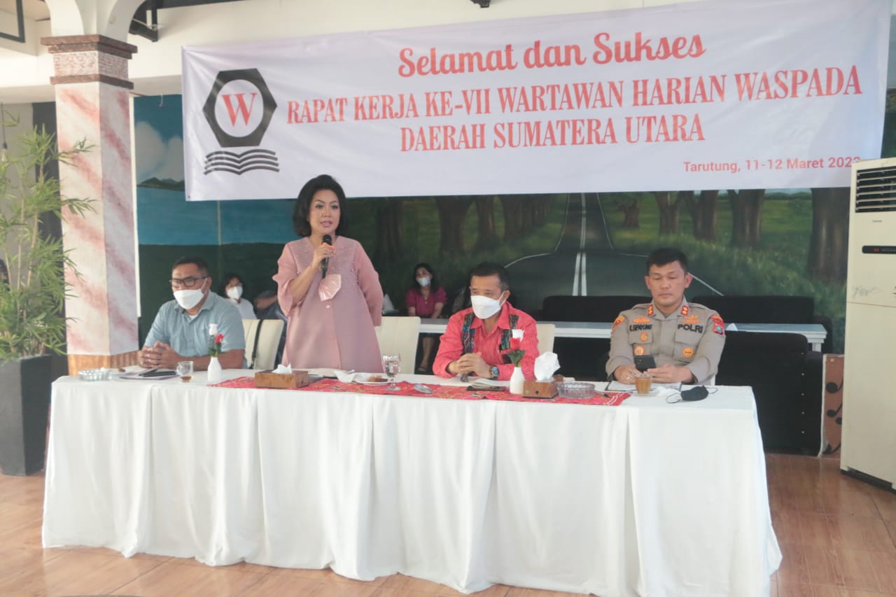 Narasumber pada Raker VII Harian Waspada, Ketua PKK Taput Ajak Insan Pers Menulis Dengan Hati.