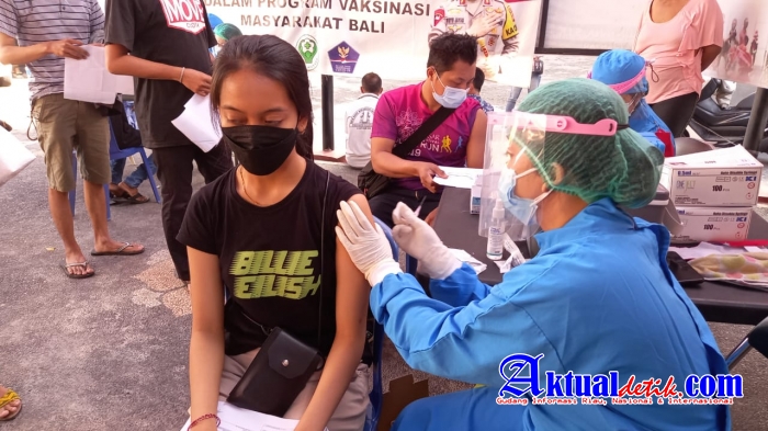 Melalui Gerai Vaksin Presisi TNI-Polri, Polres Gianyar Setiap Hari Layani 250 Dosis Vaksinasi