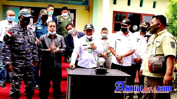 Pelalawan Terang, Bupati Harris, Resmikan Pelayanan Listrik di Desa-Desa