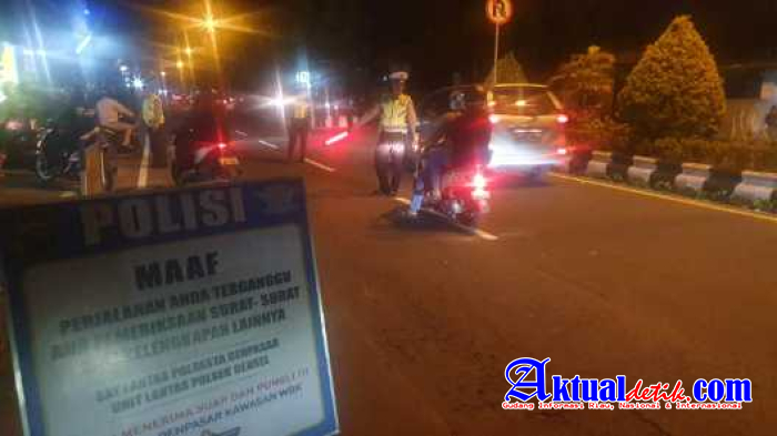 Tegakkan Disiplin Berlalu Lintas, Polsek Densel Gencarkan Rahasia Motor