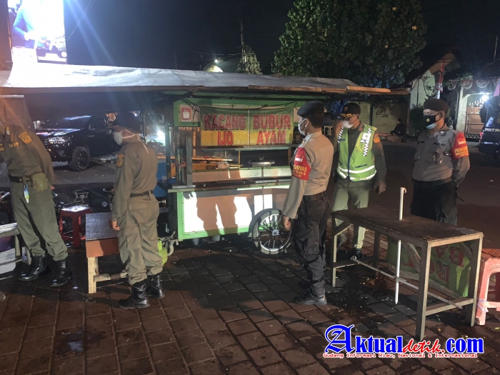 IPDA I Ketut Sukarata Pimpin Pemantauan PPKM Level 3 di Wilayah Abiansemal