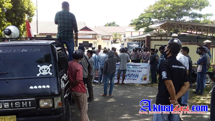 Diduga Oknum Polisi Menganiaya Tahanan, Front Antikekerasan Gelar Aksi di Polres Halsel