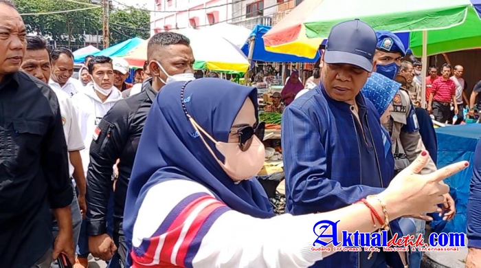 Ketua APPSI, Ida Yulita Susanti Dan Pj Walikota, Muflihun, Kompak di Pasar Agus Salim