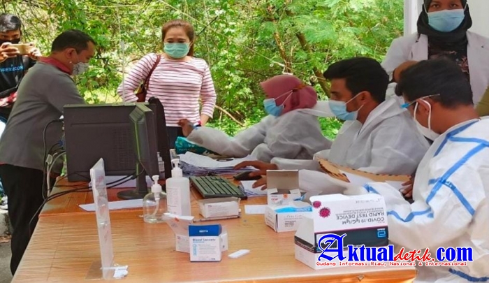 Hati-hati di Bandara SSK II Pekanbaru, Petugas Rapit Test Kimia Farma "Melarikan Diri"