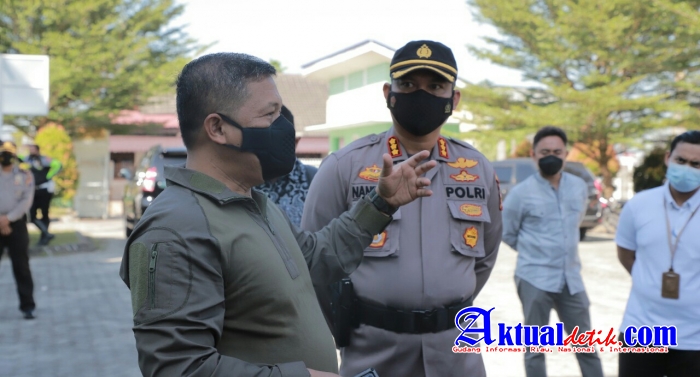 Kapolda Riau Kunjungi Pelaksanaan Vaksin dan Swab PCR di Wilayah Hukum Polresta Pekanbaru