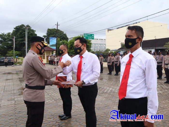 Jajaran Satuan Narkotika Polres Pangkalpinang Mendapatkan Piagam Penghargaan Walikota Pangkalpinang