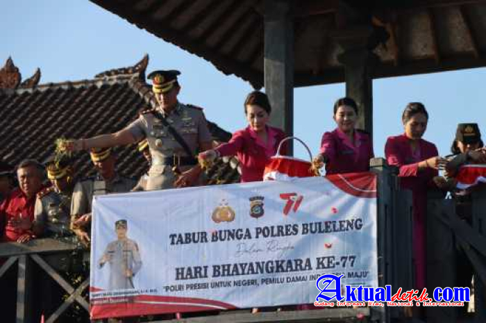 Tabur Bunga Sebagai Bentuk Penghormatan Kepada Para Pahlawan Dilakukan Kapolres Buleleng