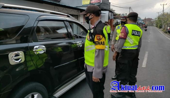 Tidak Jelas Arah Tujuan, 17 Kendaraan Diputarbalikkan Dalam Operasi Penyekatan di Simpang Kengetan