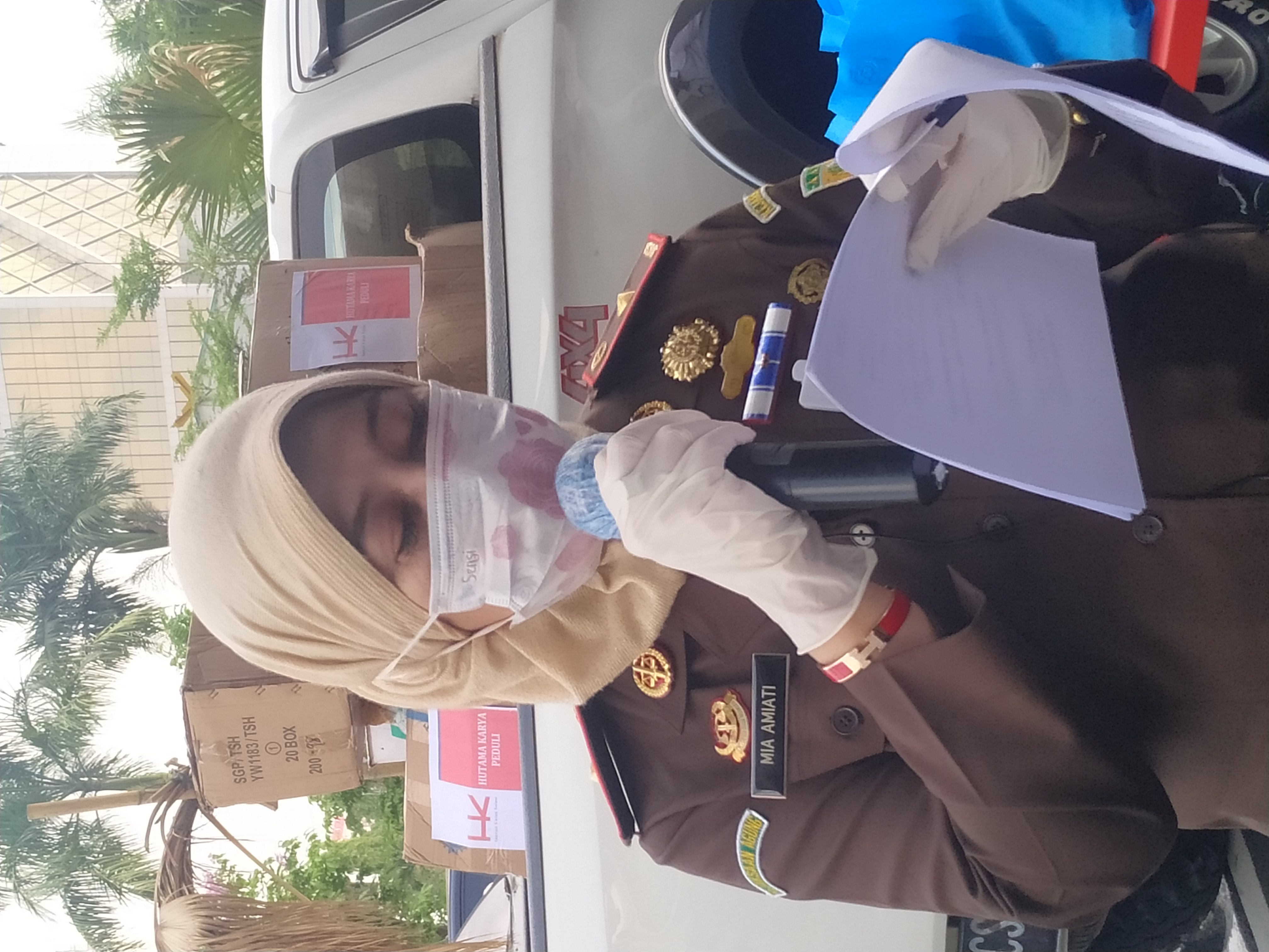 Terkait Covid -19, Kejati Riau Dan BUMN Salurkan Ribuan Paket Sembako Dan APD