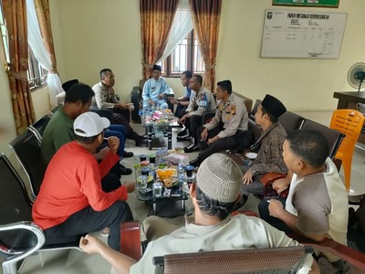 Kapolsek Sabak Auh Kembali Gelar Jumat Curhat, Kali ini di Kampung Bandar Pedada