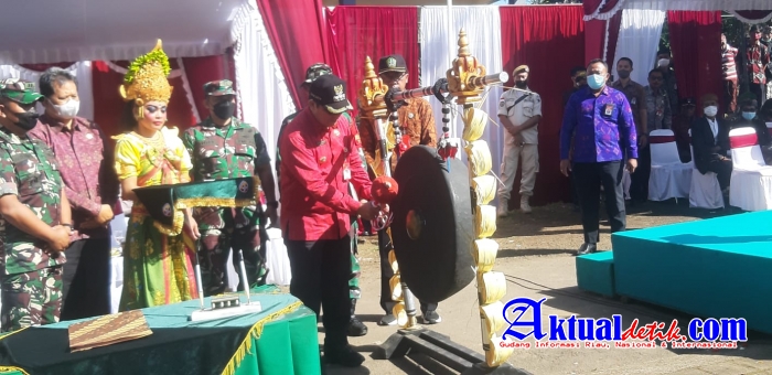 Bupati Tabanan Buka Secara Resmi TMMD ke 114 Ditandai Pemukulan Gong