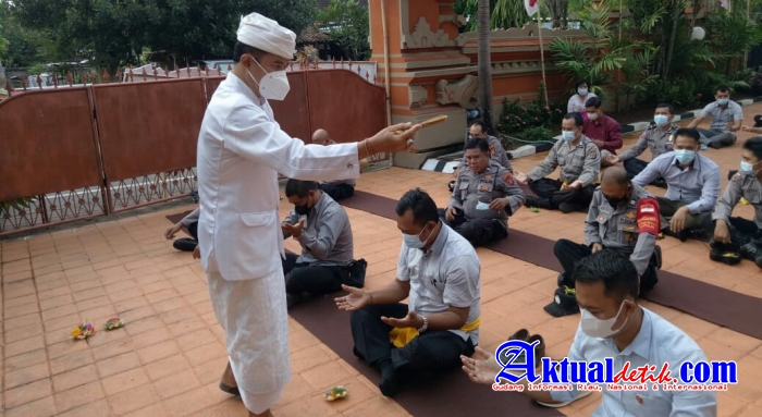 Keseimbangan Dalam Menjalankan Darma Negara dengan Darma Agama Sinkronisasi Dengan Alam Semesta
