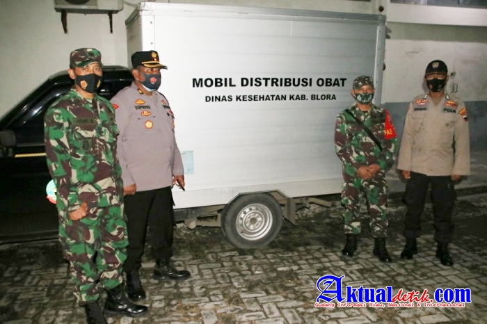 Petugas Gabungan Kawal Ketat, 7.440 Vial Vaksin Covid-19 Sampai Di Blora