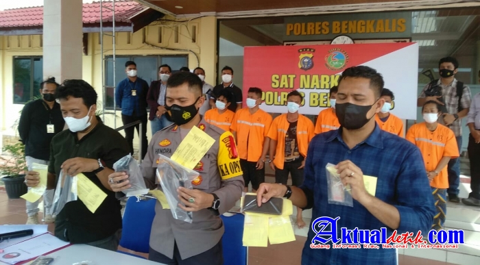 Polres Bengkalis Berhasil Mengamankan Enam tersangka Narkoba dan sepucuk Senpi Rakitan