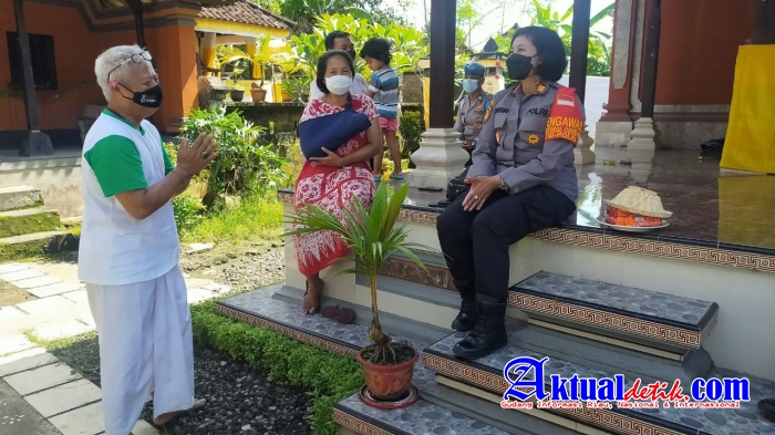 Bentuk Kepedulian, Kapolsek Tampaksiring Jenguk Anggota dan Ibu Bhayangkari Yang Sakit