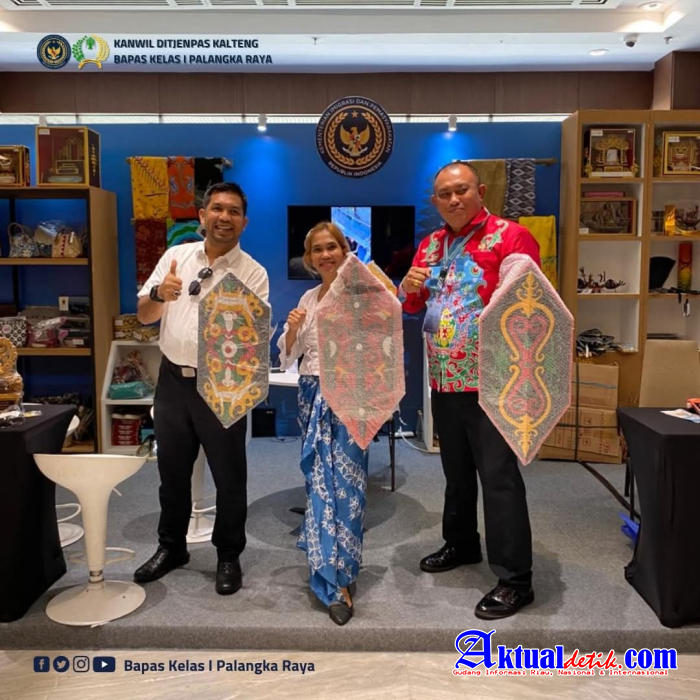 Kerajinan Tangan Karya Bapas Palangka Raya Talawang Menarik Perhatian Pengunjung Dalam Ajang (WCPP)