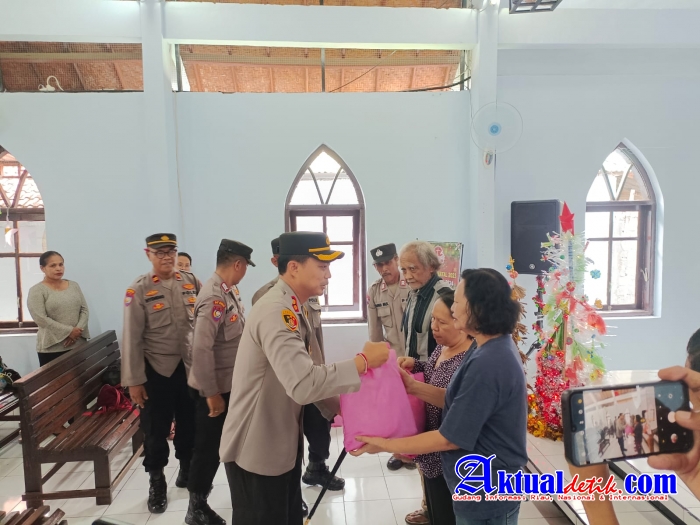 Gelar Program Minggu Kasih, Kapolres Buleleng Hadir di Gereja GKPB Air Hidup Banyupoh Gerokgak