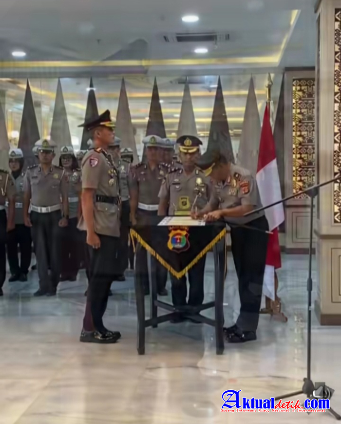Kapolda Lampung Pimpin Upacara Sertijab Direktur Lalu Lintas Polda Lampung